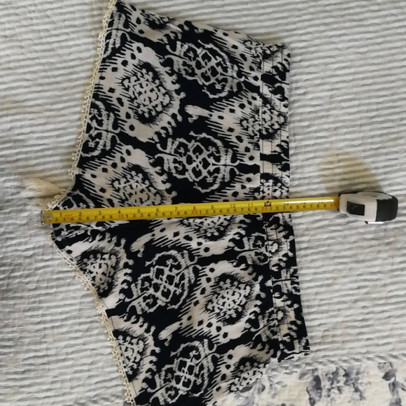 BOHO SHORTS NAVY PRINT - Picture 2 of 4